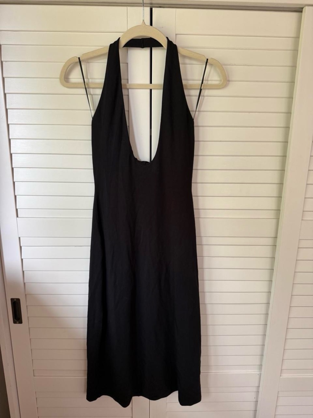SKIMS Smooth Plunge Midi Halter Dress - Picture 3 of 7